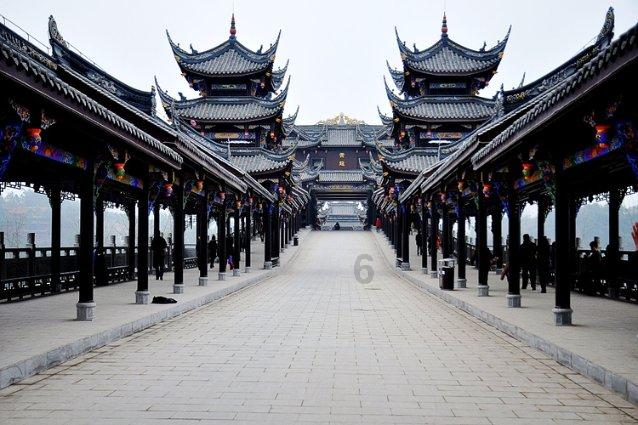 刘畊宏跳操彻底不火了，直播间十万在线都维持不住，最高峰两百万在线